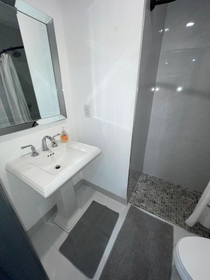 Room & Private Bathroom Boca Raton Exteriör bild